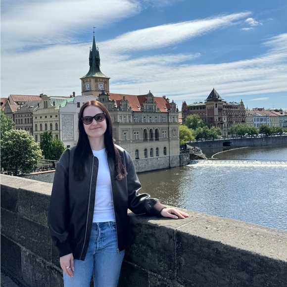 Meet your Posher, Carmen - Picture 1 of 1